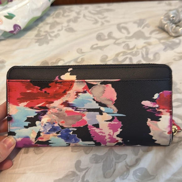Kate Spade Long Wallet - Picture 3 of 8